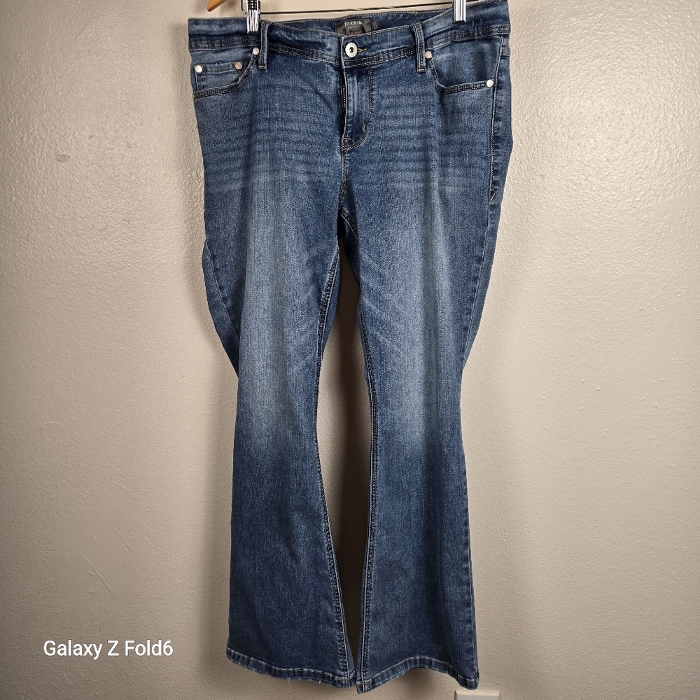 Torrid Luxe Slim Boot Jeans Size 14R Light Wash Stretch Denim Bootcut Frayed Hem